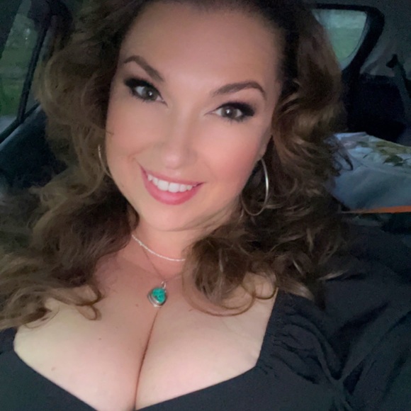 Meet your Posher, Rayleen - Picture 1 of 1